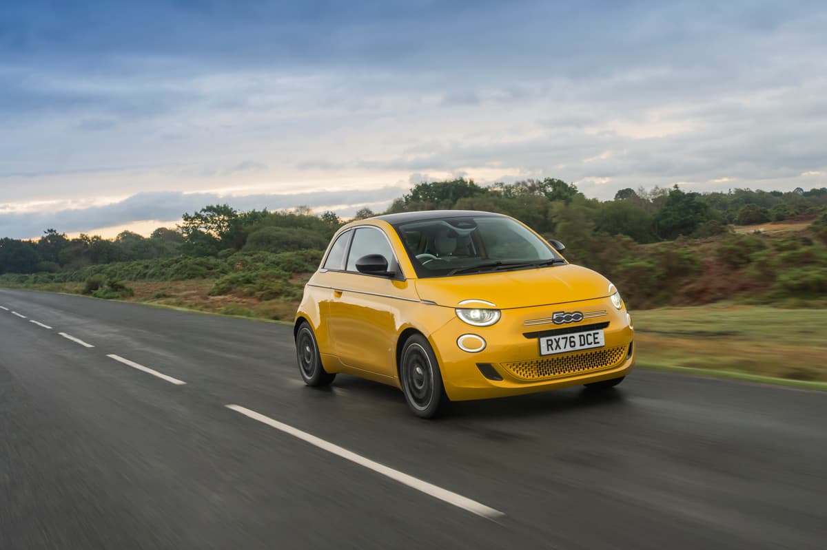 Fiat 500 Hybrid Test: Benzinmotor erweckt diesen Stadtflitzer zu neuem ...