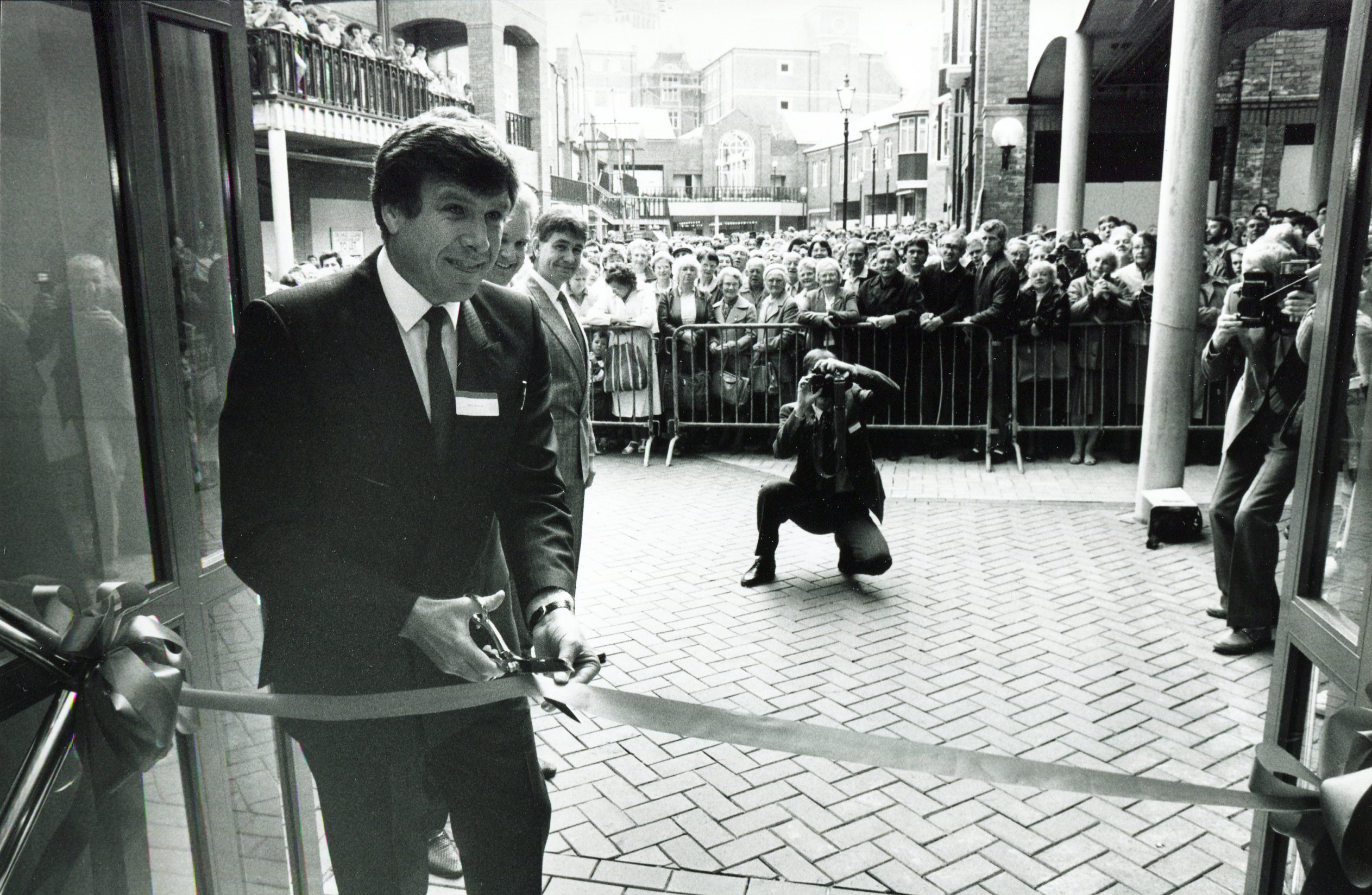 Football icon's possessions set to raise £500,000 at auction
