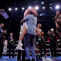 Dalton Smith retains title in tense affair against Alberto Puello at Sheffield Arena