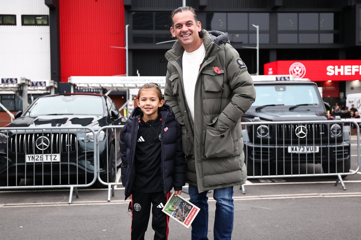 Sheffield United fans pictured as 26,000 watch Blades held to draw by Derby County