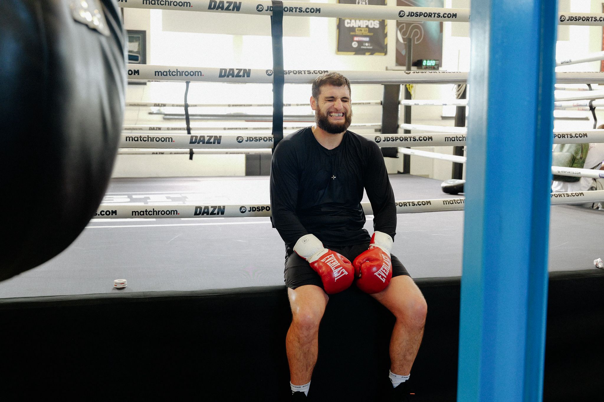 Frank Warren shows faith in 'underdog' Liam Cameron