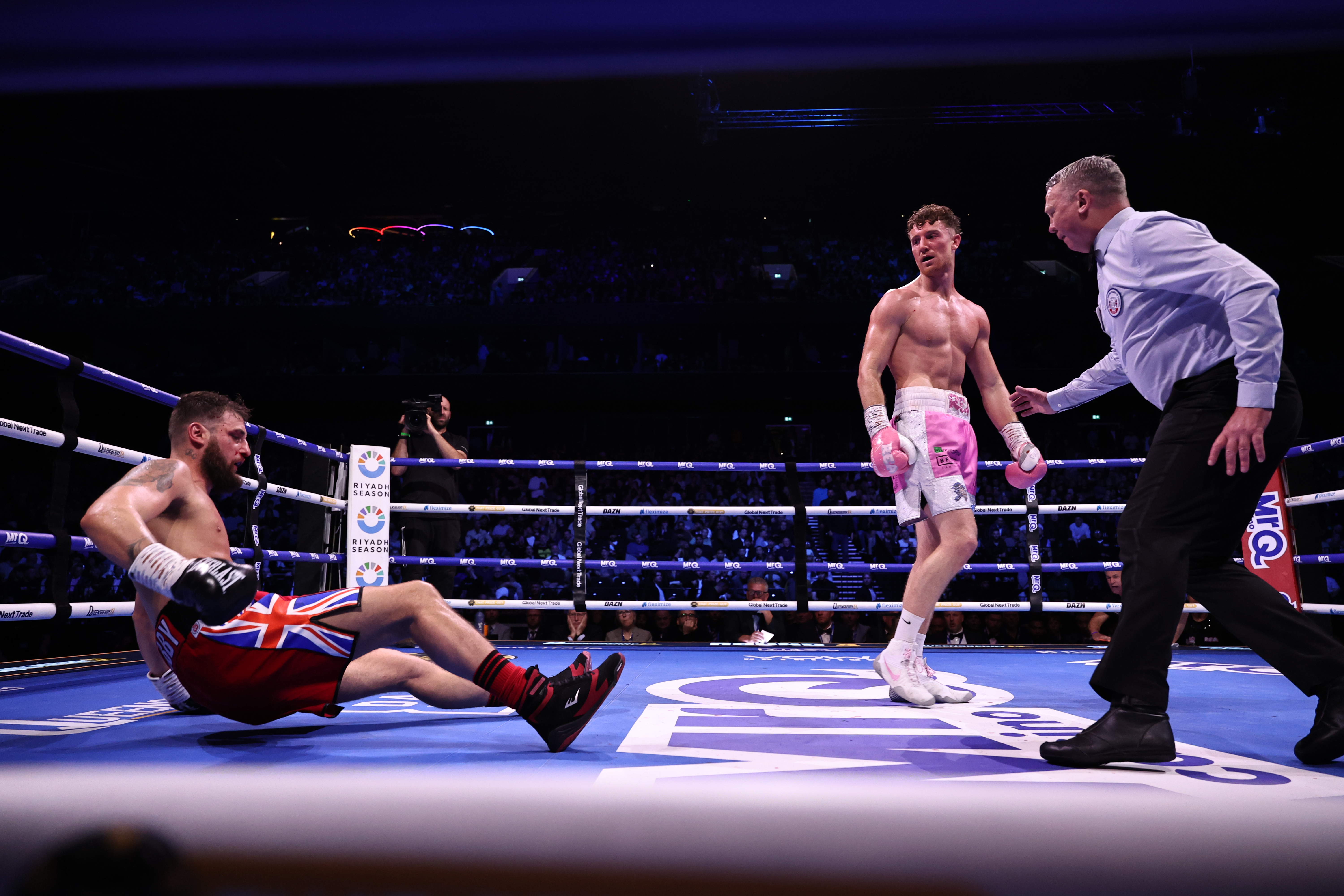 Sheffield's Liam Cameron suffers punishing Manchester defeat