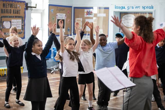 Youngsters at Meynell Primary School working on Henny Penny. Image by Andy Brown