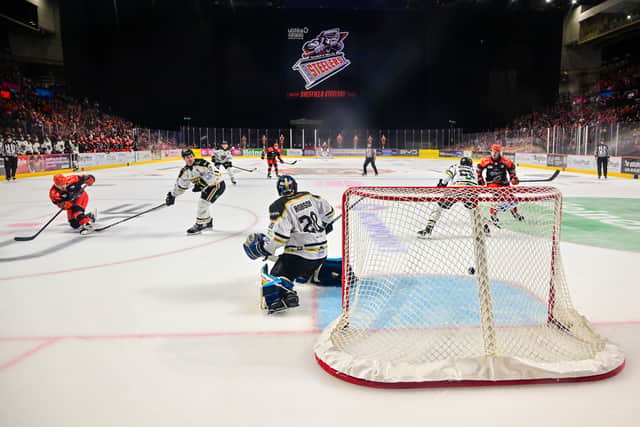 Tait fires home to win the game for the Steelers