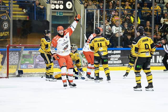 Sean Collins with the Steelers opening goal