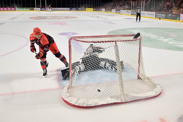 Game winning penalty shot goal for Rockwood