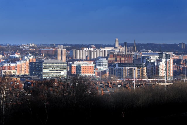 The geographical coordinates of Leeds are latitude: 534747 N;  longitude: 13252 W. The elevation above sea level is 50 m = 164 ft.