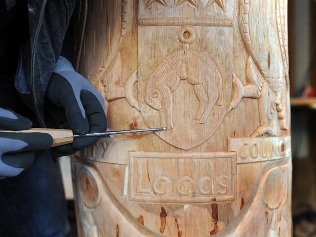 The city's coat of arms has three stars taken from the coat of arms of Sir Thomas Danby, its first mayor; fleece to symbolise the wool industry and three owls taken from the coat of arms of first Alderman of Leeds Sir John Saville.