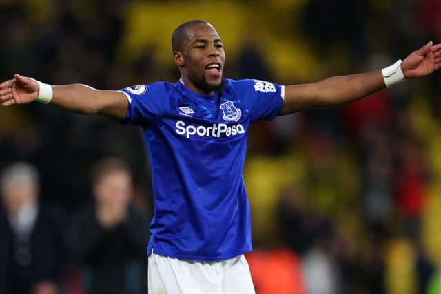 BBC pundit Danny Mills has tipped Everton to sign a right-back this summer having been left unimpressed by Djibril Sidibe, who the Toffees can purchase permanently for 13m. (Football Insider)