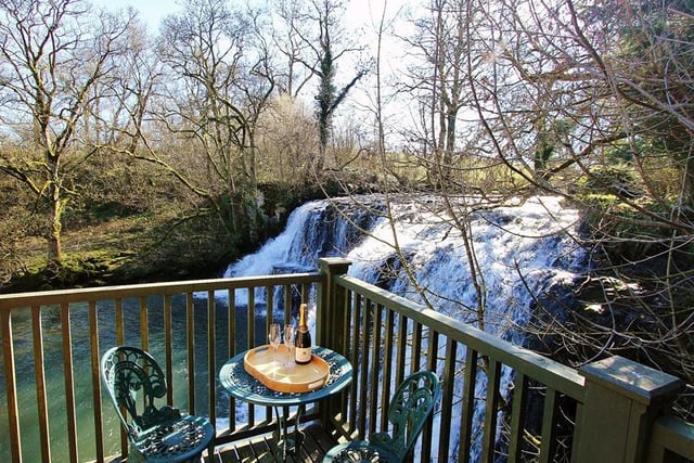 Ideal for honeymoons, anniversaries or engagements! You won't find accommodation closer to rushing water than this! No under 12s. Check in Fridays and Mondays only.