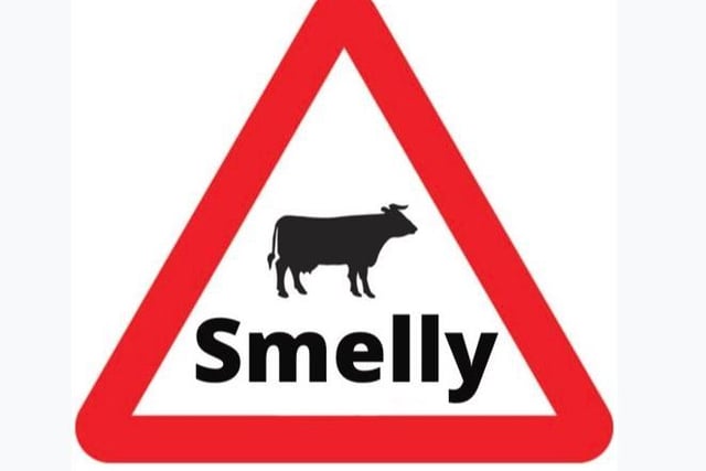 Drivers should be given advanced warning before driving through an area dominated by farmland where manure is often spread on the fields, near a pig farm or past a factory giving off a strong odour.
