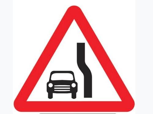 Many households own multiple cars on streets that werent designed with the parking capacity to cope.Motorists unfamiliar with an area should be warned of this so that they can proceed with caution.