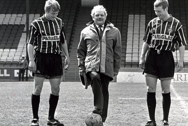 David Jason at the Shay for filming of 'A Touch of Frost' is pictured with Halifax Town players David German (left) and Billy Barr