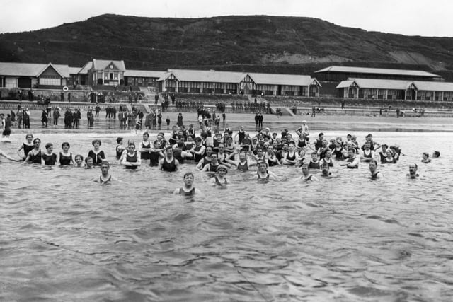 Bathers on the North Sands at Scarborough, about 1914.