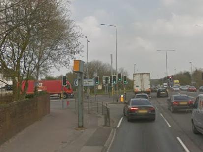 This camera is at the traffic lights at the junction with Sutton Road in Sutton-in-Ashfield.