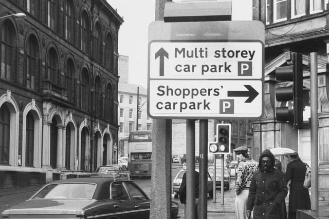 An obstructed sign on Commerical Street in March 1978.