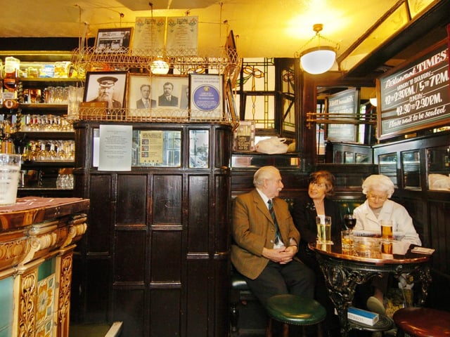 The Whitelock family renamed the venue Whitelocks First City Luncheon Bar in the mid-1890s.