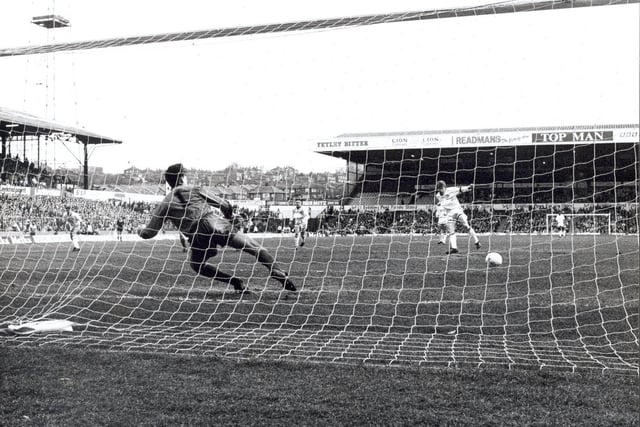 Leeds United 2 Luton Town 1. Division One, January 19, 1991. Gordon Strachan fires home from the penalty spot.