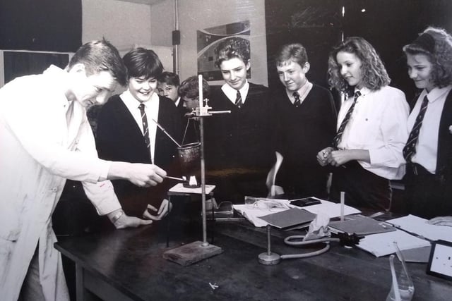 Science class at Hodgson High School in 1990, led by Gareth Cuttle