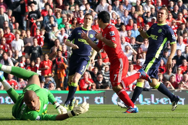 Luis Suarez equalises for Liverpool