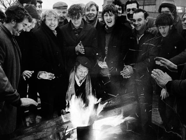 Miners picketing outside Skelton Power Station in January 1972.