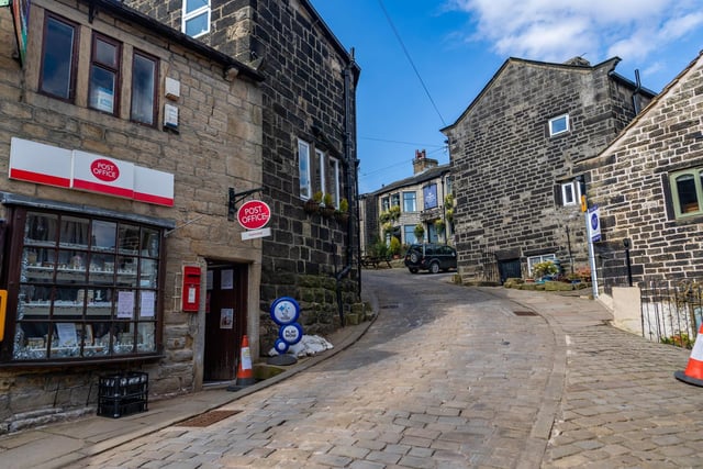 The name Heptonstall, which is recorded in the Domesday Book, comes from the Old English word Heap (related to Old English High) and Tunstall, 'Farmstead'.