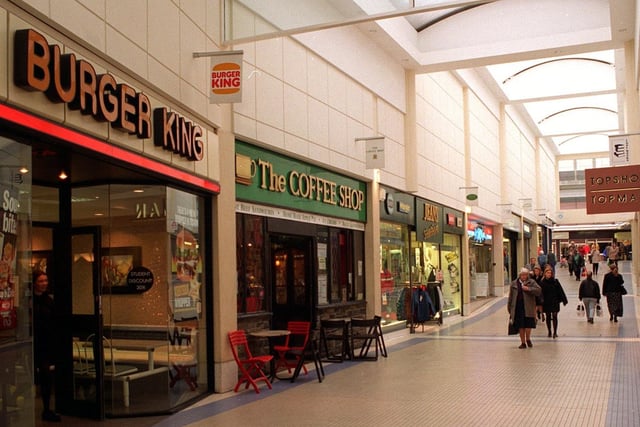 Do you remember these shops? This photo dates back to November 1997.