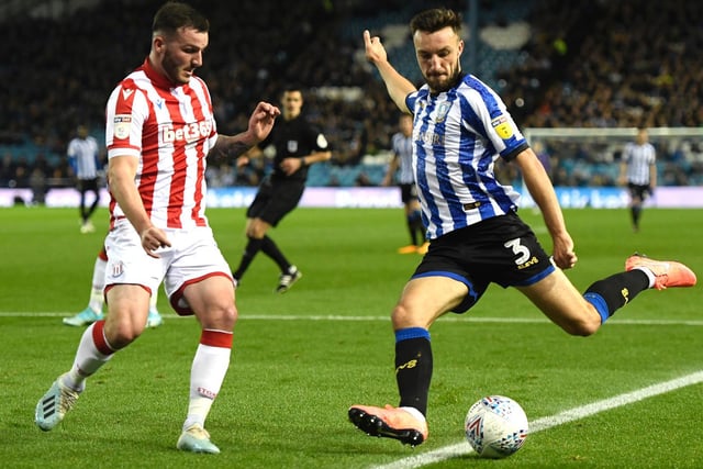 Sheffield Wednesday boss Garry Monk is said to be hopeful of tying both Steven Fletcher and Morgan Fox down to new deals, with both the key players' contracts close to expiry. (Football League World)