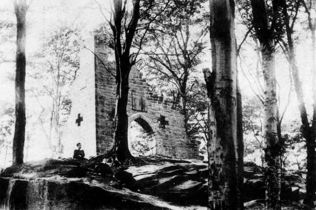 King Alfred's castle, the old castle ruins at Meanwood. Photograph of an old postcard. The 'castle' stood on Tunnel How Hill between Stonegate Road and the Ring Road on what was reputed to be the highest point in Leeds.