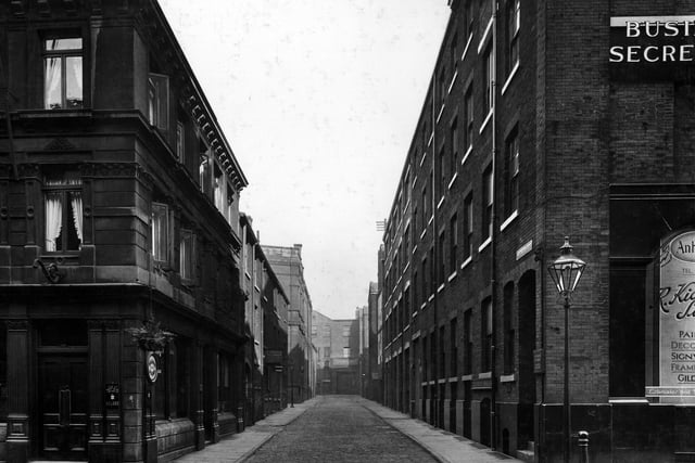 Alexander Street from Park Lane. Whartons Hotel can be seen on left with Pitman's Business School on right.