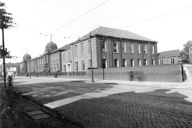 The Leeds Institute for the Blind (Blind School). Educational and Occupational centre on Roundhay Road. Goods produced were sold at 58 The Headrow, where the Institute had a dedicated shop. On the left in this view is Barrack Road.