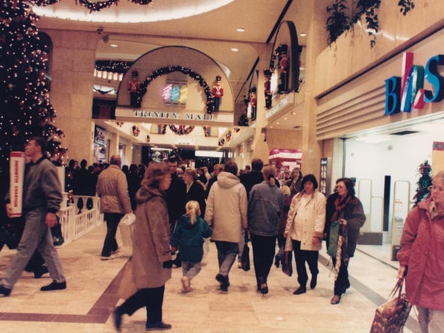 Shoppers were out in force in December 1992.