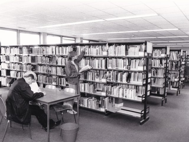 A view from inside the College's reference library in 1984.