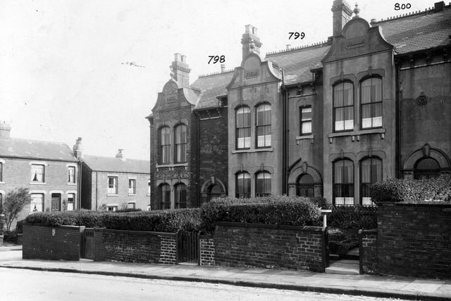 The corner of Nursery Mount Road and Belle Isle Road, showing South Field Villas in main view.