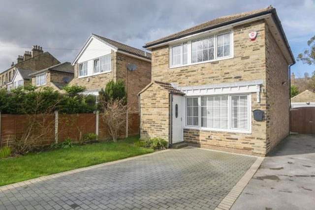 The modern style three bedroom detached house is only 800 metres to Pudsey centre and close to local schools.