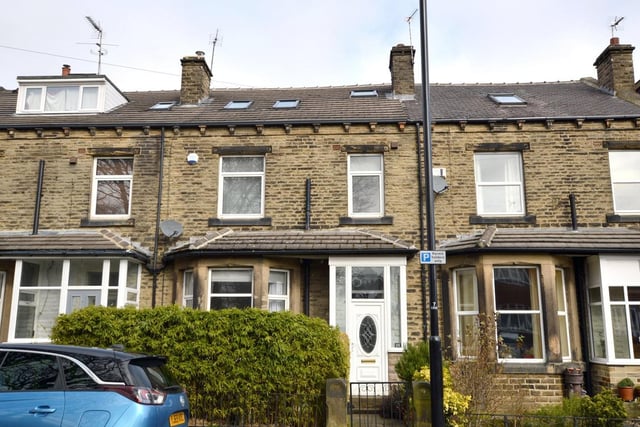 This huge period stone through terrace offers extremely generously proportioned four double bedrooms and two bathrooms.