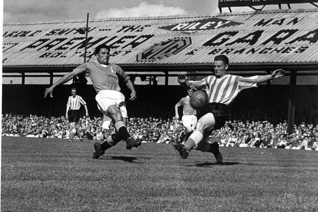 Another player filling in, Bill Perry famously scored the winning goal in the 1953 FA Cup final. Originally from South Africa, Perry played three times for England scoring twice.