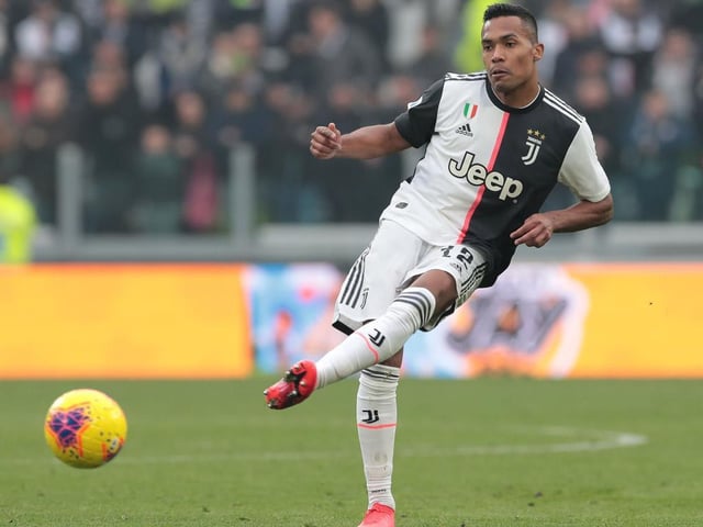 Juventus are prepared to offer Chelsea Alex Sandro in return for Emerson. The Blues value him at 22m. (Tuttosport via Football.London)