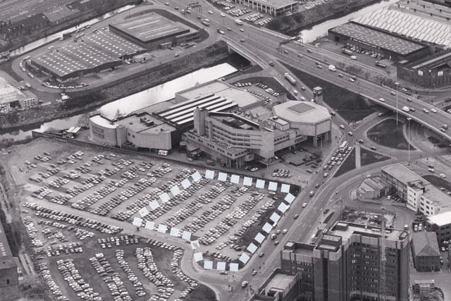 A fantastic aerial view of Wellington Street at the back end of the 1980s. We believe the dotted area shows were the Crowne Plaza was due to sited.