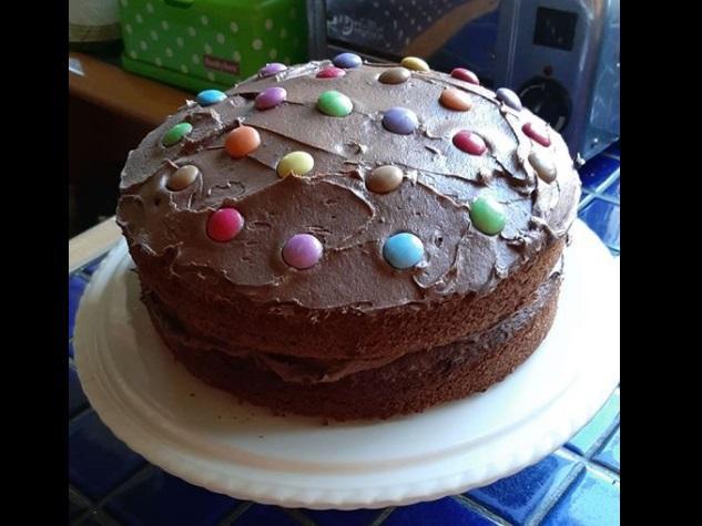 Celia Tubbs said: "First cake that has ever worked in my life."