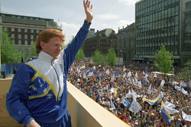 Gordon Strachan waves to the huge crowds.