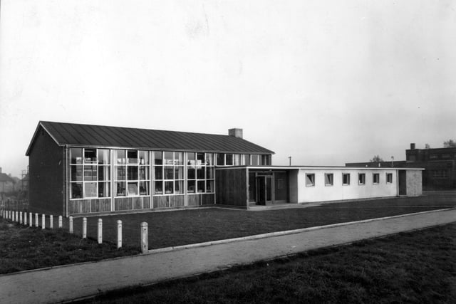 Middleton Library on Middleton Park Avenue, with adjoining police station to the right. The library was opened in 1956 but both properties were demolished. At the right edge a health centre is visible.