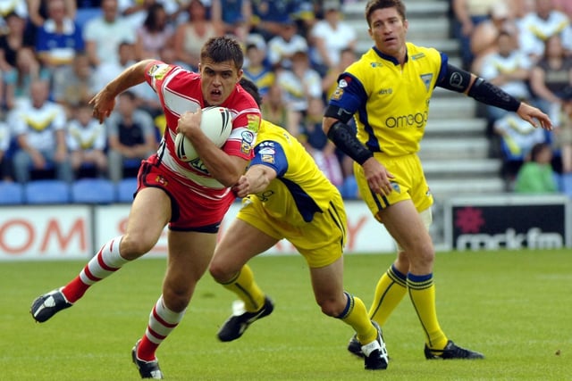 Melling's time with the Wigan Warriors was plagued by injury, which limited him to just 13 appearances for the club. It all stemmed from a cruciate ligament injury, sustained against Leeds at Headingley in 2004's Super League IX.