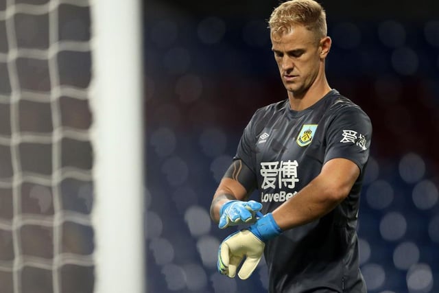 Former England international Paul Robinson has tipped Burnleys Joe Hart to join Leeds United, insisting it is a good opportunity to finish his career at the top level. (Football Insider)