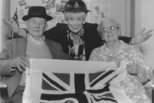 Coronation Street actress Liz Dawn at Scarborough Hospital's Haworth unit with Jim Tyson and Kathleen Barker.