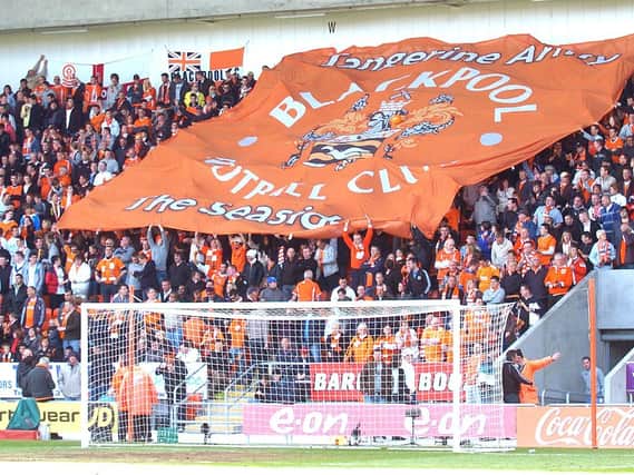 The first leg was played in front of a sellout crowd at Bloomfield Road