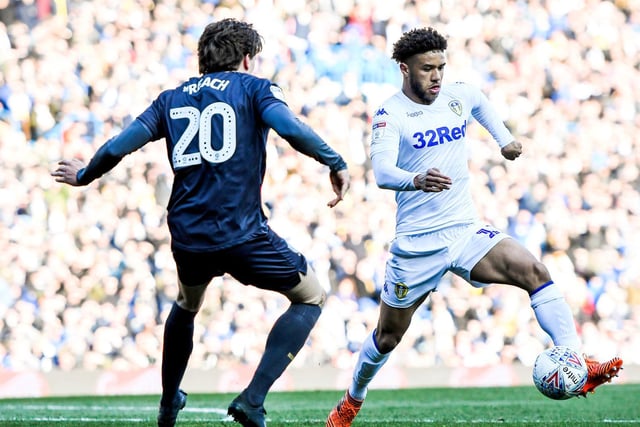 Leeds United's ace Tyler Roberts has urged his teammates not to slack off amid the coronavirus lockdown, insisting a drop in fitness could blow the club's chances of promotion. (Yorkshire Post)