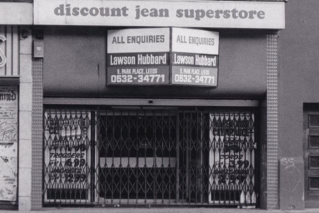 Do you remember discount jean superstore? It was one of a number of shops on  Duncan Street which closed down during the mid-1980s.