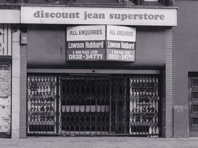 Do you remember discount jean superstore? It was one of a number of shops on Duncan Street which closed down during the mid-1980s.