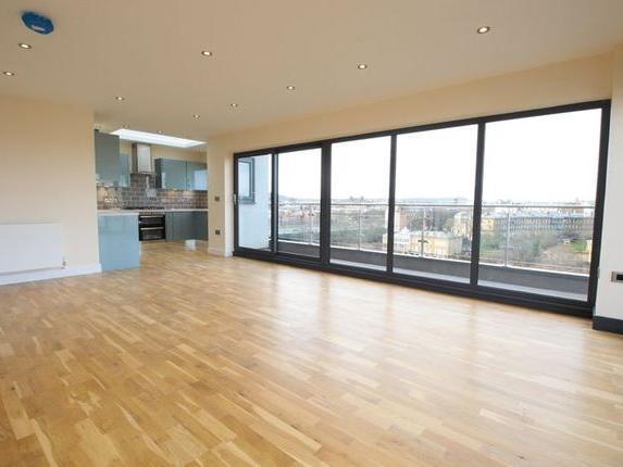 For sale with CPH Property Services, this two bedroom flat benefits from stunning sea views and balconies. It is part of the Carlton House development, formerly The Carlton Hotel.